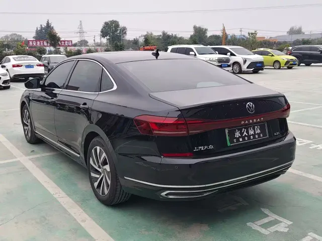 Volkswagen Passat — Фото автомобиля 7