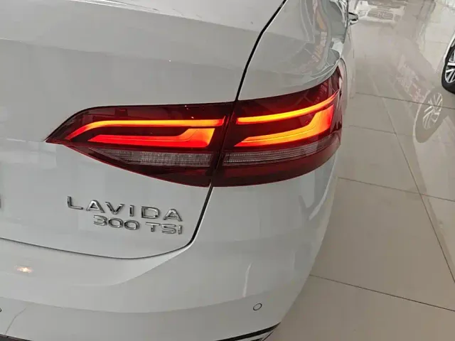 Volkswagen Lavida — Фото автомобиля 7