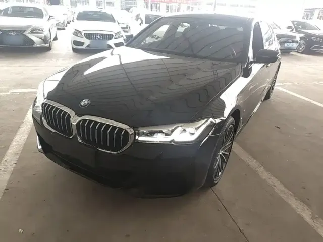 Фотография автомобиля — BMW 5 Series