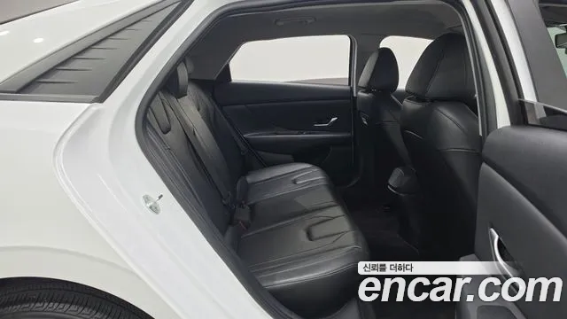 Hyundai AVANTE Avante (CN7) — Фото автомобиля 3