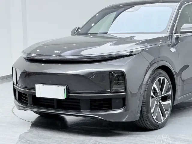 Li Auto L9 — Фото автомобиля 12