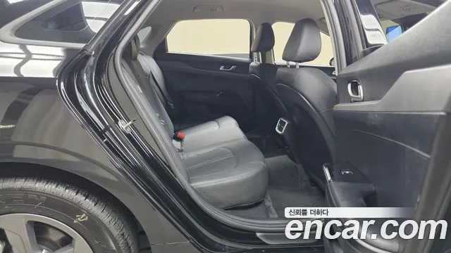 Kia K5 K5 3 поколение 2.0 LPI(Для проката) — Фото автомобиля 11