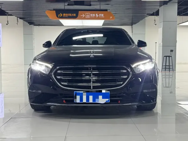 Mercedes-Benz E-Class — Фото автомобиля 2