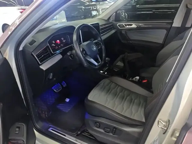 Volkswagen Tiguan L — Фото автомобиля 10