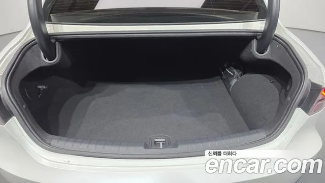 Hyundai Grandeur (New) Hybrid — Фото автомобиля 24