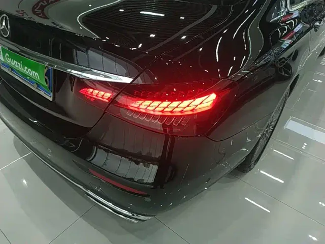 Mercedes-Benz E-Class — Фото автомобиля 7