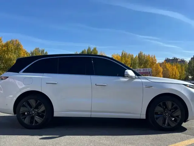 Li Auto L6 — Фото автомобиля 8