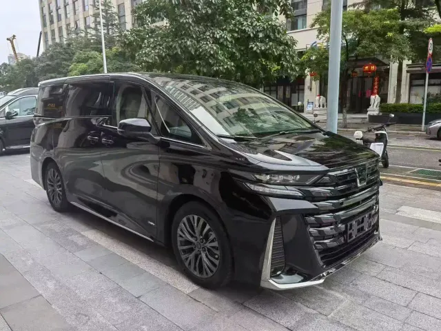 Toyota Vellfire — Фото автомобиля 3