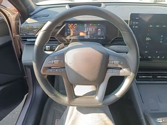 BYD Qin L — Фото автомобиля 10