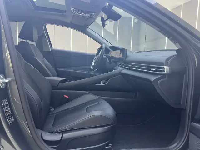Hyundai Elantra — Фото автомобиля 5