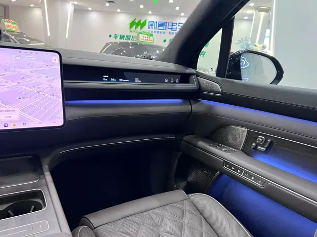 Nio ES8 — Фото автомобиля 11