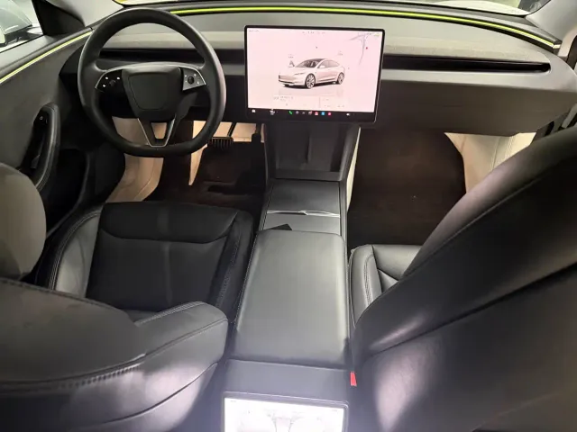 Tesla Model 3 — Фото автомобиля 4