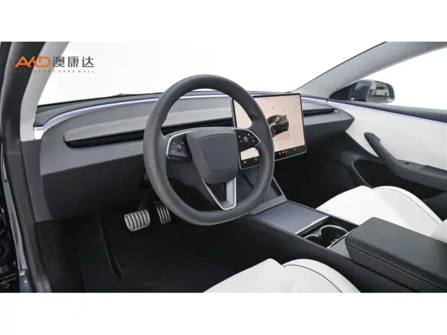Tesla Model 3 — Фото автомобиля 6