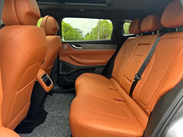 Exeed Starway E05 — Фото автомобиля 30