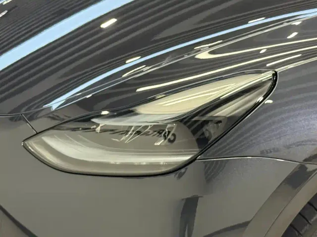 Tesla Model Y — Фото автомобиля 8