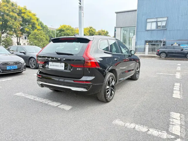 Volvo XC60 — Фото автомобиля 5