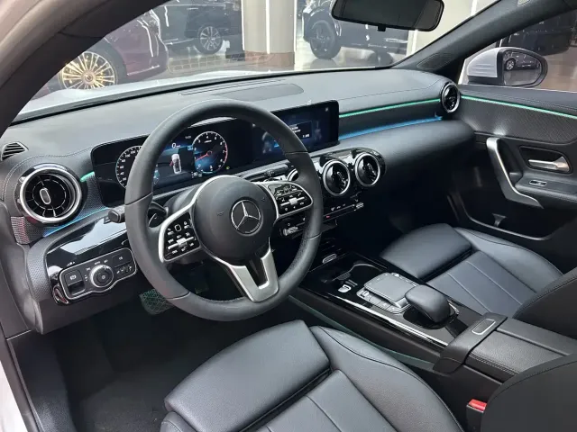 Mercedes-Benz A-Class — Фото автомобиля 12