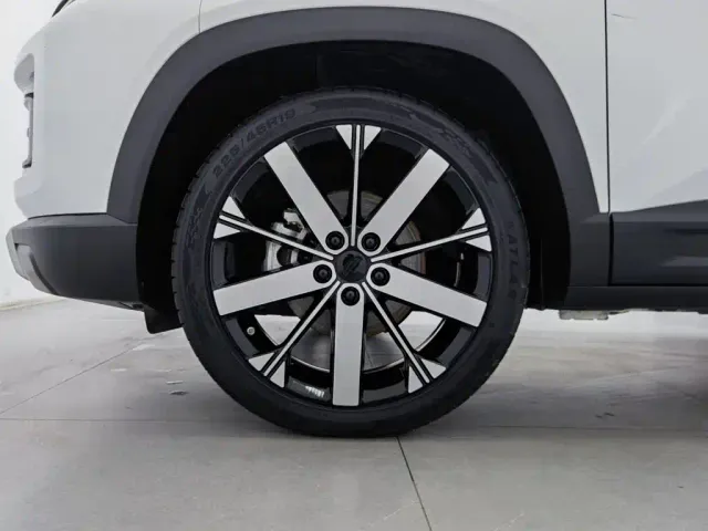 Geely ICON — Фото автомобиля 17