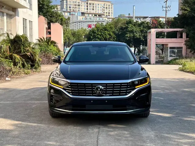 Volkswagen Passat — Фото автомобиля 2