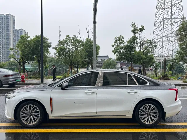 Hongqi H5 — Фото автомобиля 3