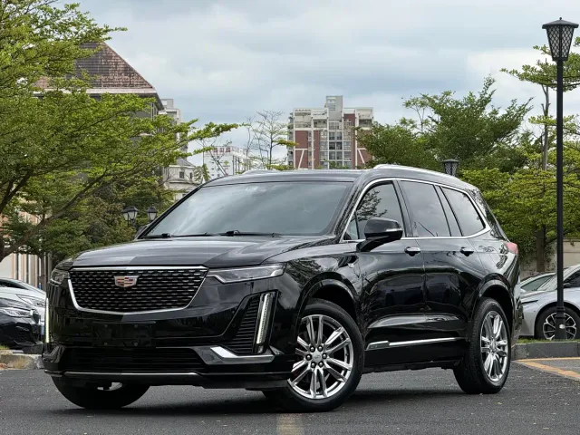 Фотография автомобиля — Cadillac XT6