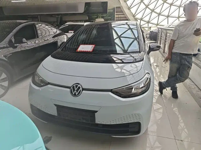 Volkswagen ID.3 — Фото автомобиля 2
