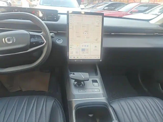 Changan Qiyuan A05 — Фото автомобиля 9