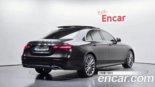 Фотография автомобиля — Mercedes-Benz E-Class W213