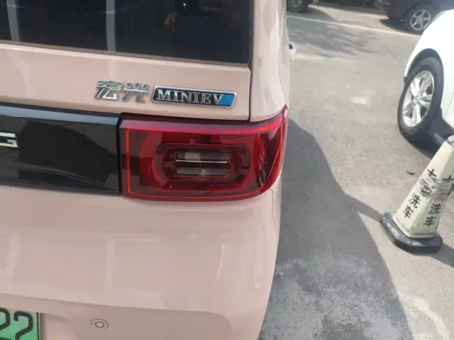 Wuling Hongguang Mini EV — Фото автомобиля 7