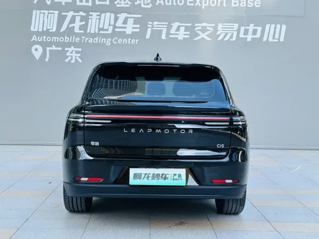Leapmotor C10 — Фото автомобиля 5