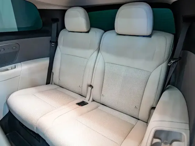 Li Auto Li i8 2025 Standard Edition — Фото автомобиля 18