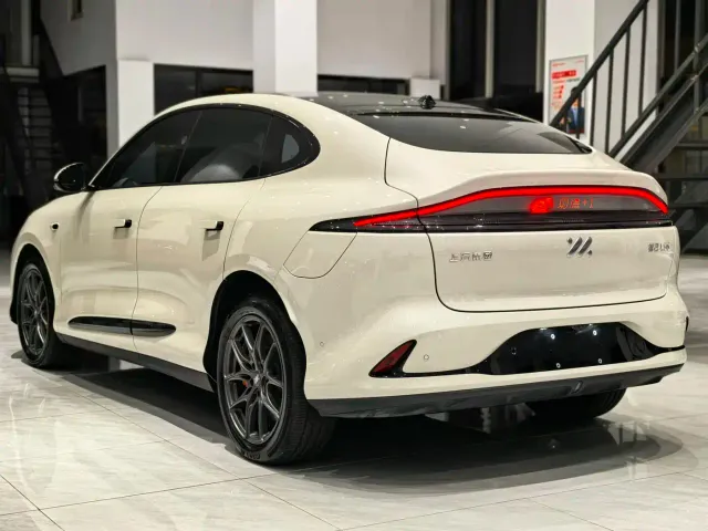 IM Motors LS6 — Фото автомобиля 6