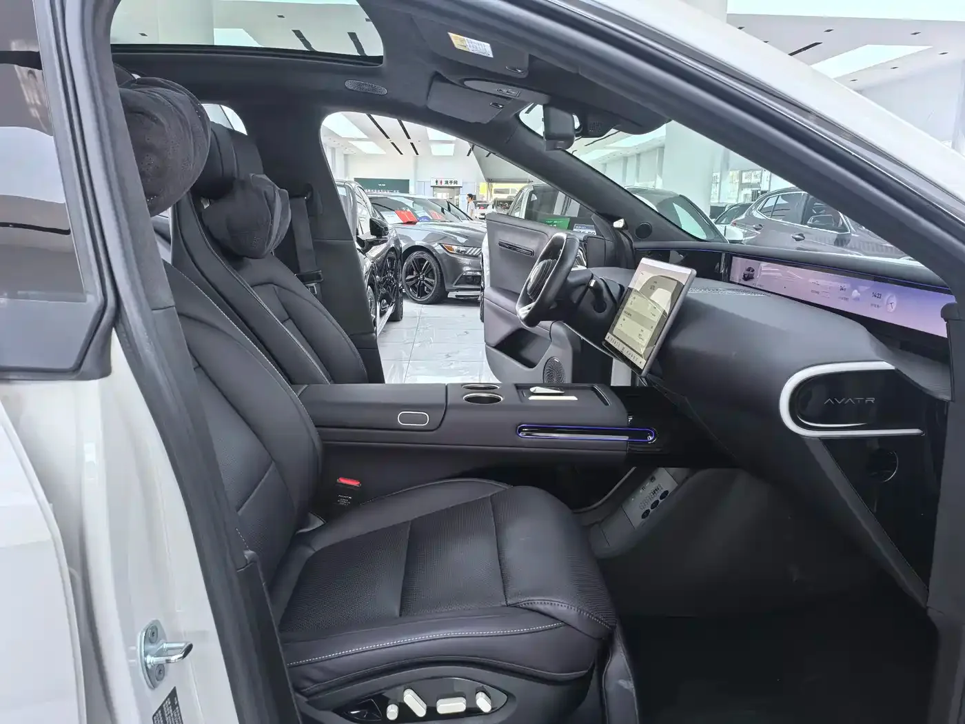 Avatr Avatr 07 2026 model Ultra EV AWD — Фото автомобиля 12