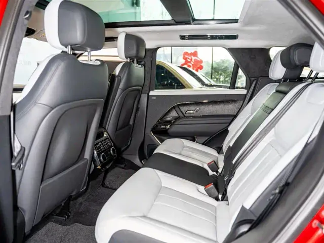 Land Rover Range Rover Sport — Фото автомобиля 13