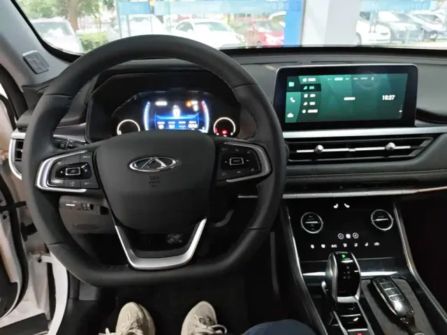 Chery Tiggo 8 — Фото автомобиля 9