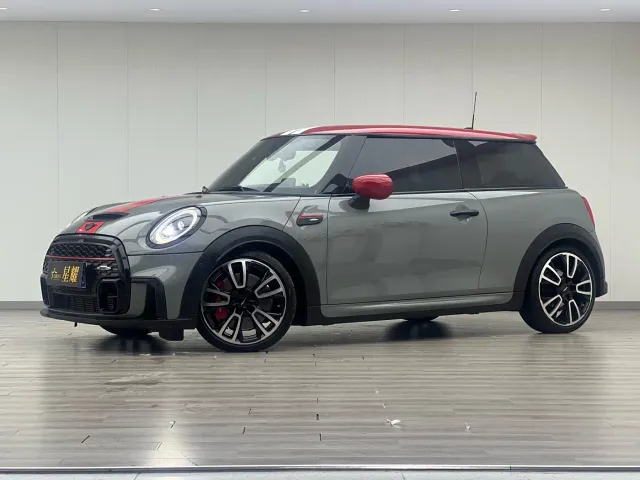 Фотография автомобиля — MINI John Cooper Works
