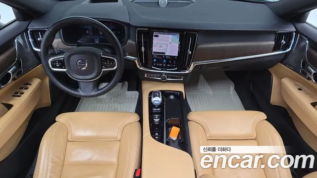 Volvo V90 — Фото автомобиля 10