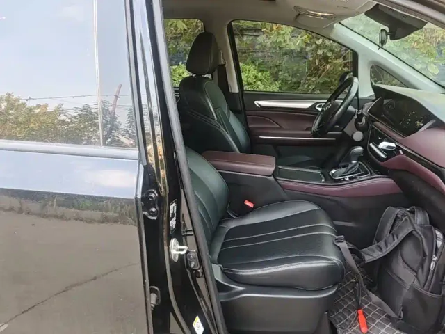 GAC Trumpchi M6 — Фото автомобиля 24