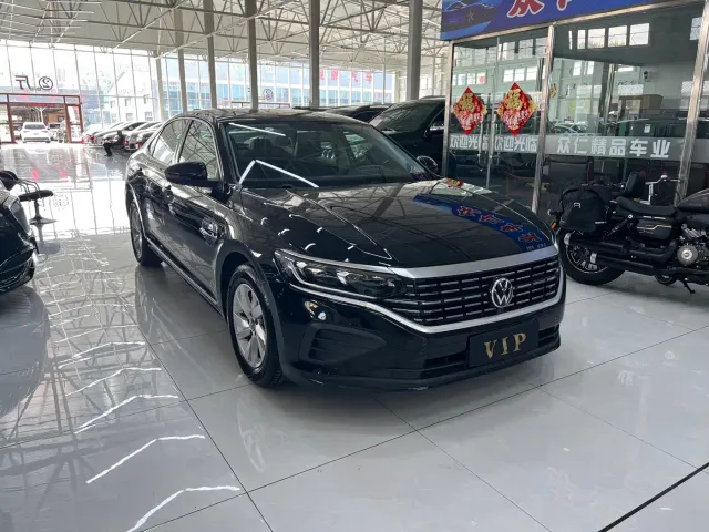 Volkswagen Passat — Фото автомобиля 3