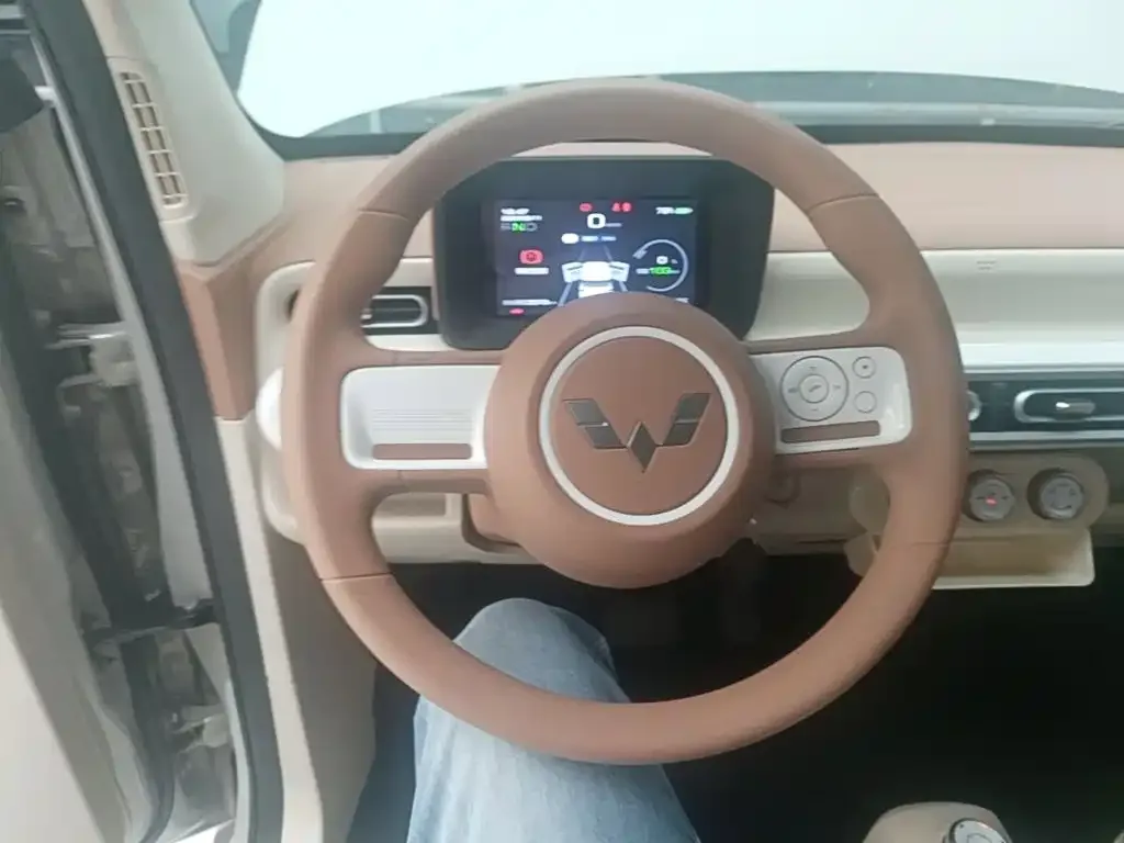 Wuling Motors Hongguang MINIEV 2024 3rd Generation 215km Youth Edition — Фото автомобиля 10