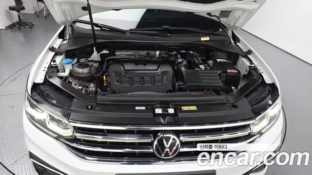 Volkswagen Tiguan — Фото автомобиля 5