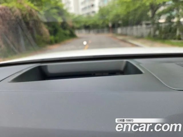 Hyundai Grandeur Grandeur (GN7) 2.5 Бензин 2WD — Фото автомобиля 18