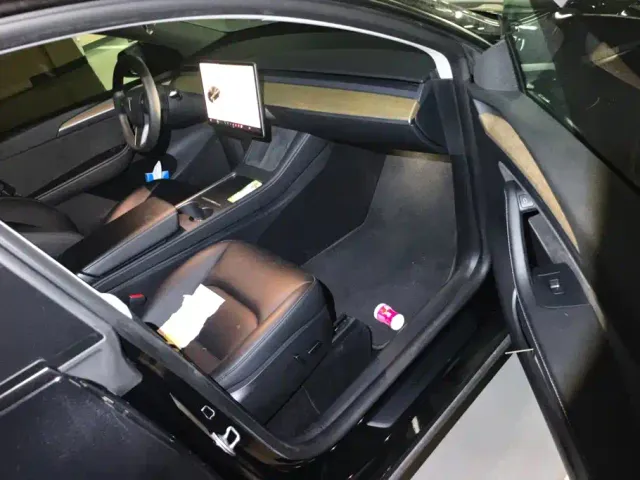 Tesla Model Y — Фото автомобиля 8