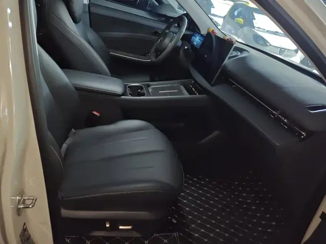 Baojun Yunhai — Фото автомобиля 8