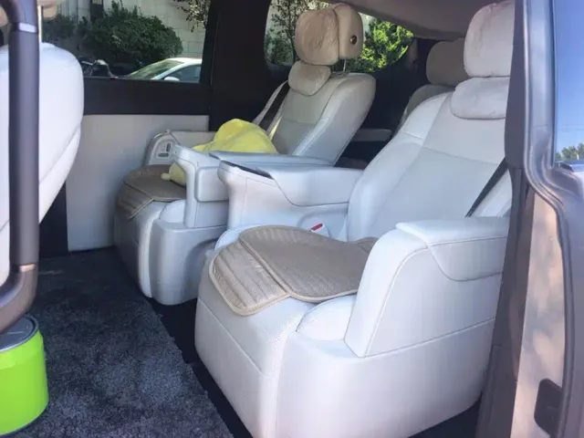 Li Auto MEGA — Фото автомобиля 11