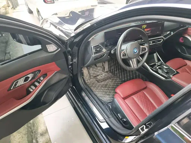 BMW i3 — Фото автомобиля 11