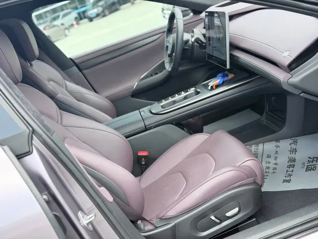 Xiaomi SU7 — Фото автомобиля 12