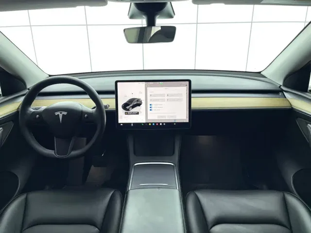 Tesla Model Y 2021 Standard Range Rear-Wheel Drive — Фото автомобиля 6