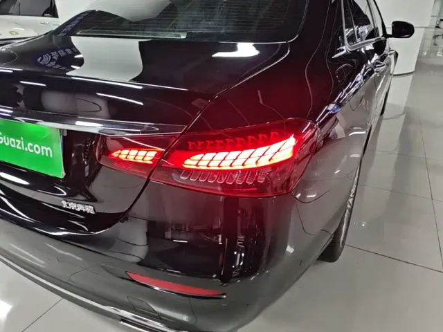 Mercedes-Benz E-Class — Фото автомобиля 7