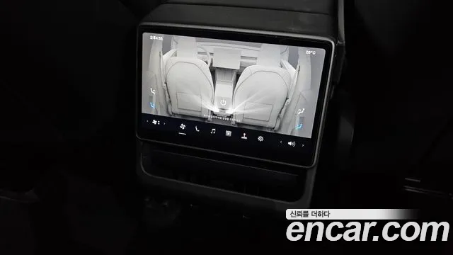 Tesla Model Y — Фото автомобиля 19